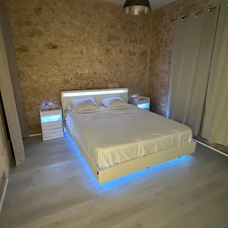 Greg House Maison D'hote Et בית הארחה 3*